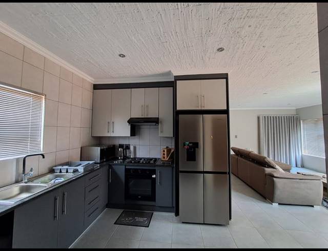 3 BEDROOM HOUSE FOR SALE IN HALFWAY HOUSE